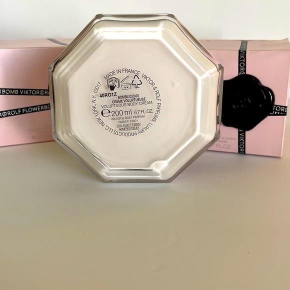 Viktor &Rolf - Picture 2 of 3